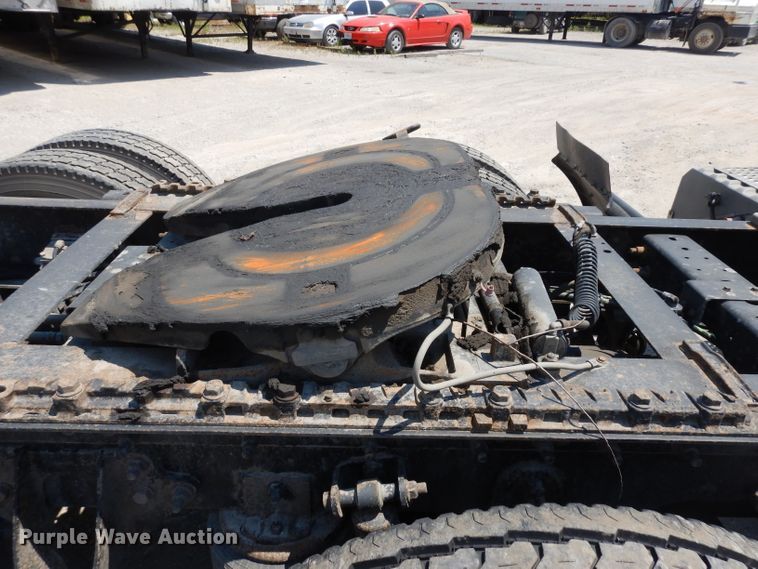 image for item HA9250 2005 International 9200i  semi truck