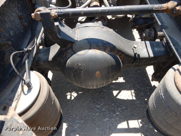 image for item HA9250 2005 International 9200i  semi truck