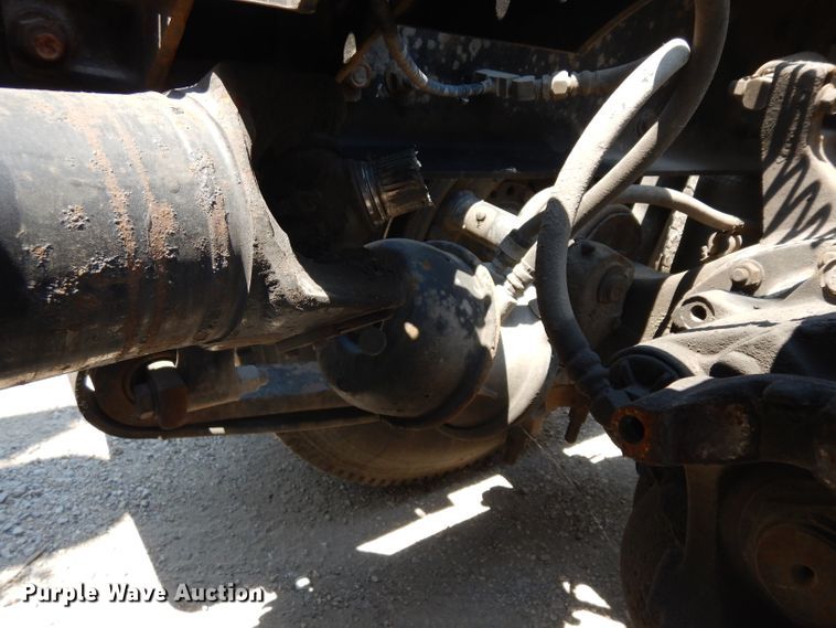 image for item HA9250 2005 International 9200i  semi truck