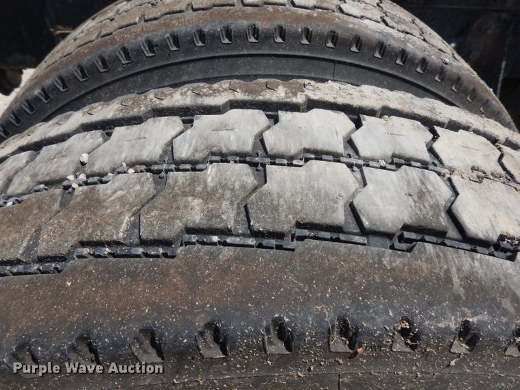 image for item HA9250 2005 International 9200i  semi truck