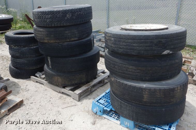image for item HM9586 (13) tires and wheels