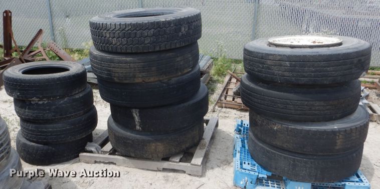 image for item HM9586 (13) tires and wheels