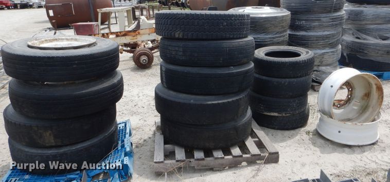 image for item HM9586 (13) tires and wheels