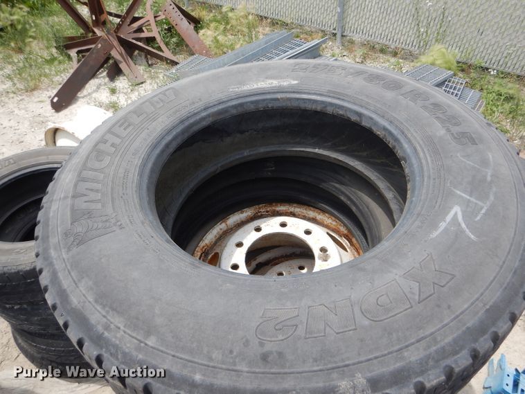 image for item HM9586 (13) tires and wheels