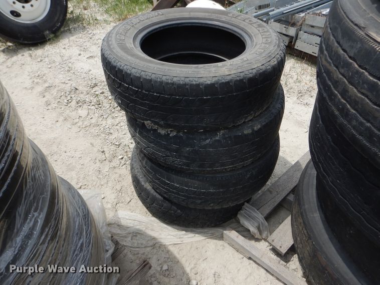 image for item HM9586 (13) tires and wheels