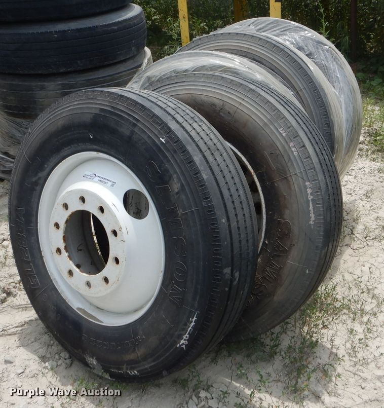 image for item HM9587 (5) 295/75R22.5 tires