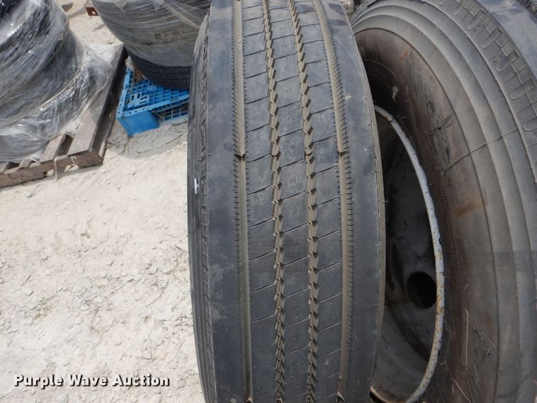 image for item HM9587 (5) 295/75R22.5 tires