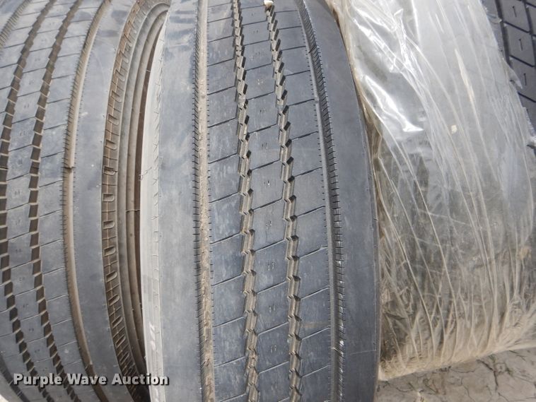 image for item HM9587 (5) 295/75R22.5 tires