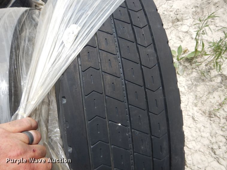 image for item HM9587 (5) 295/75R22.5 tires