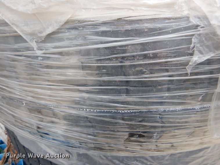 image for item HM9589 (5) 11R24.5 tires