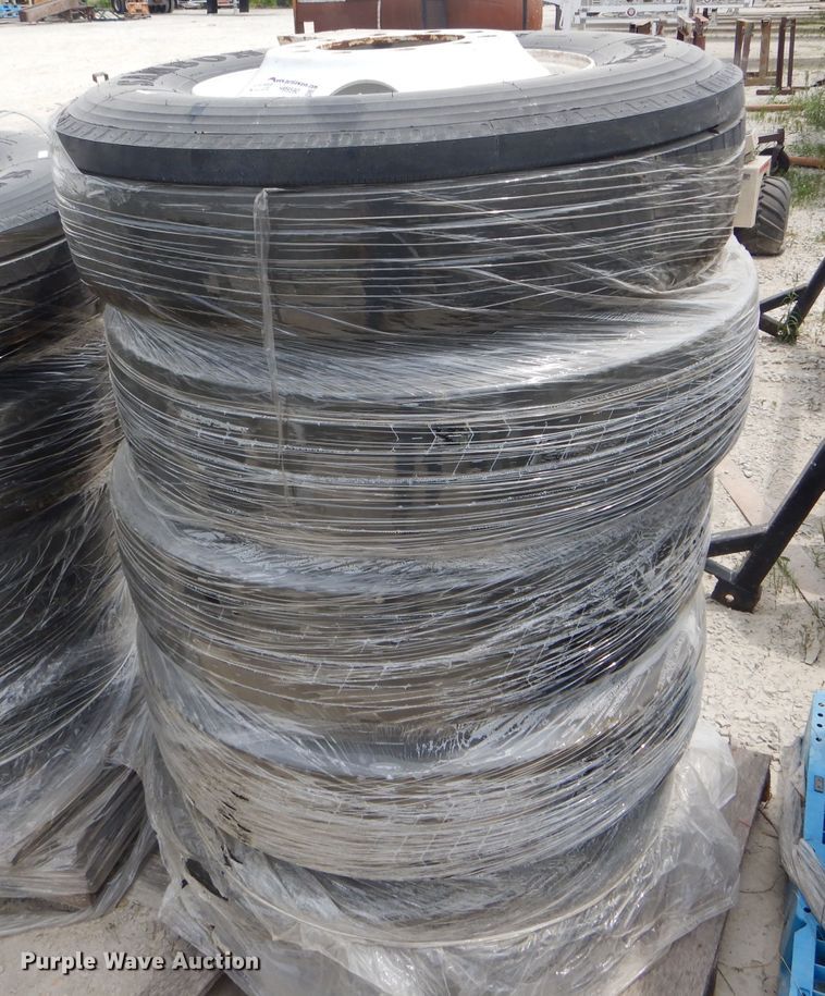 image for item HM9590 (5) 295/75R22.5 tires