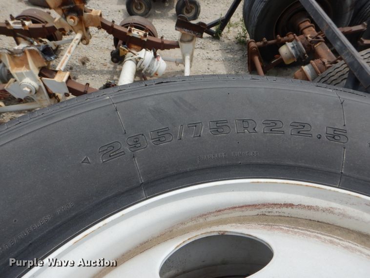 image for item HM9590 (5) 295/75R22.5 tires