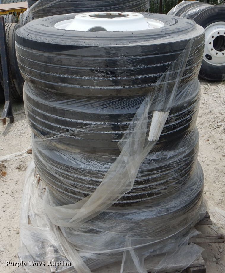 image for item HM9591 (4) 295/75R22.5 tires