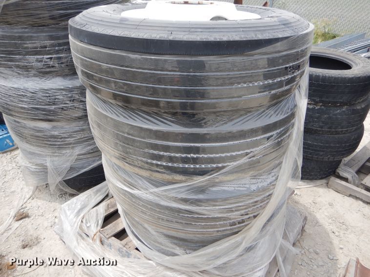 image for item HM9591 (4) 295/75R22.5 tires