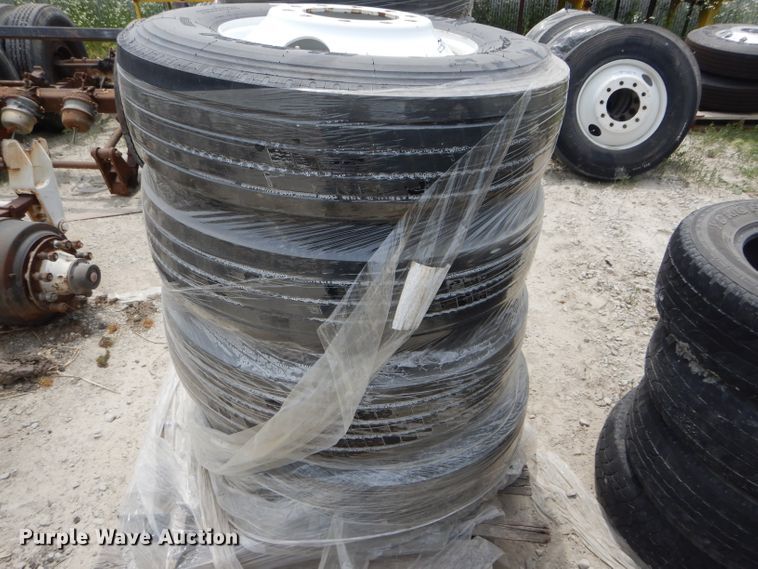 image for item HM9591 (4) 295/75R22.5 tires