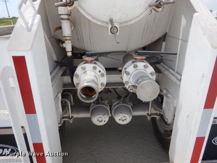 image for item HM9597 2013 Majona Steel vacuum trailer