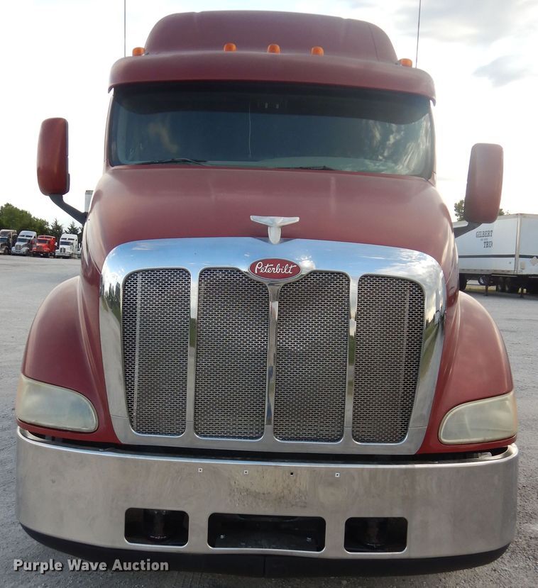 image for item HS9651 2006 Peterbilt 387  semi tractor