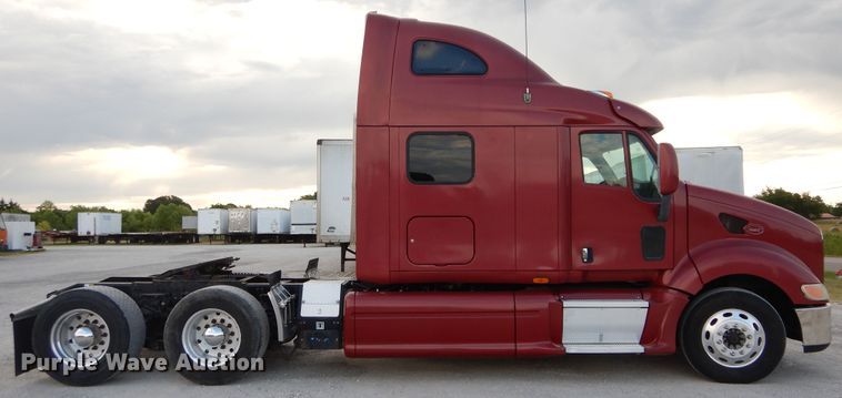 image for item HS9651 2006 Peterbilt 387  semi tractor
