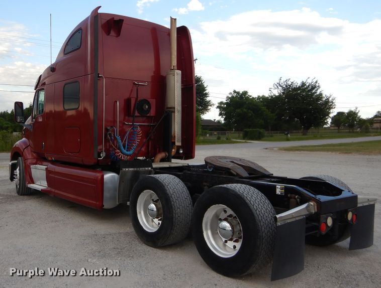 image for item HS9651 2006 Peterbilt 387  semi tractor