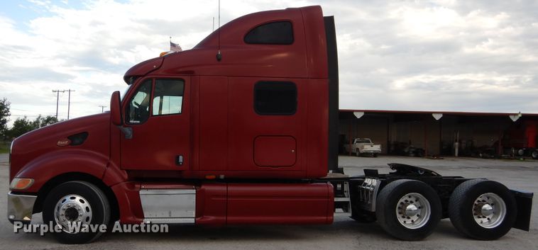 image for item HS9651 2006 Peterbilt 387  semi tractor