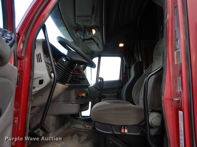 image for item HS9651 2006 Peterbilt 387  semi tractor