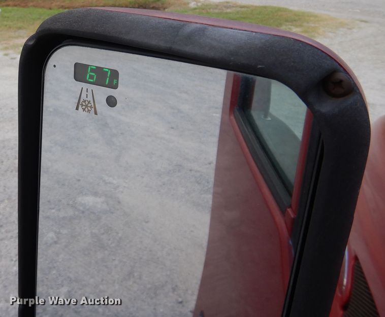 image for item HS9651 2006 Peterbilt 387  semi tractor