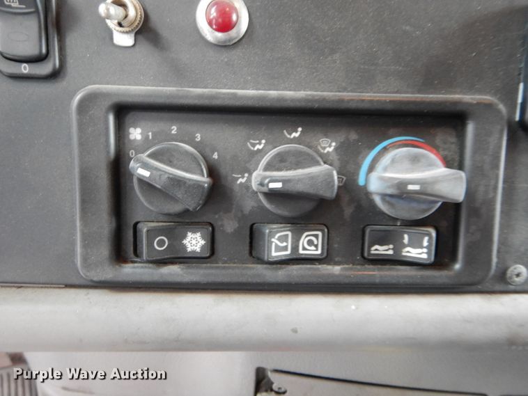 image for item HS9651 2006 Peterbilt 387  semi tractor