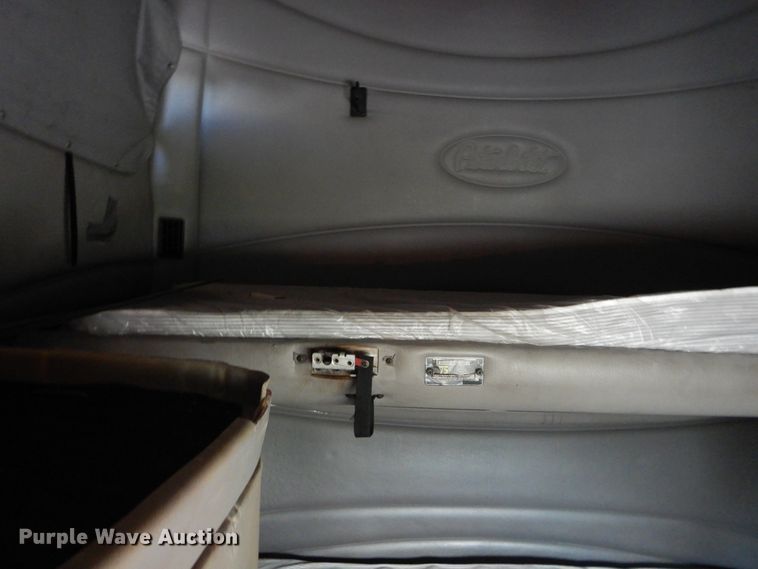 image for item HS9651 2006 Peterbilt 387  semi tractor