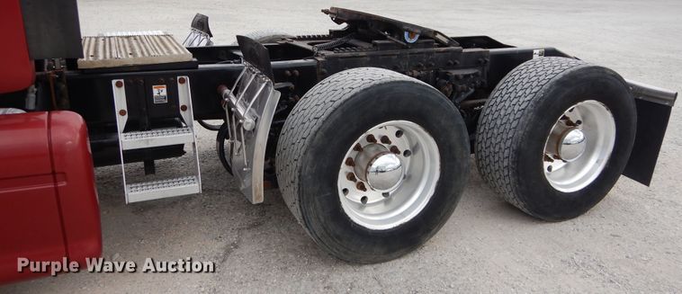 image for item HS9651 2006 Peterbilt 387  semi tractor