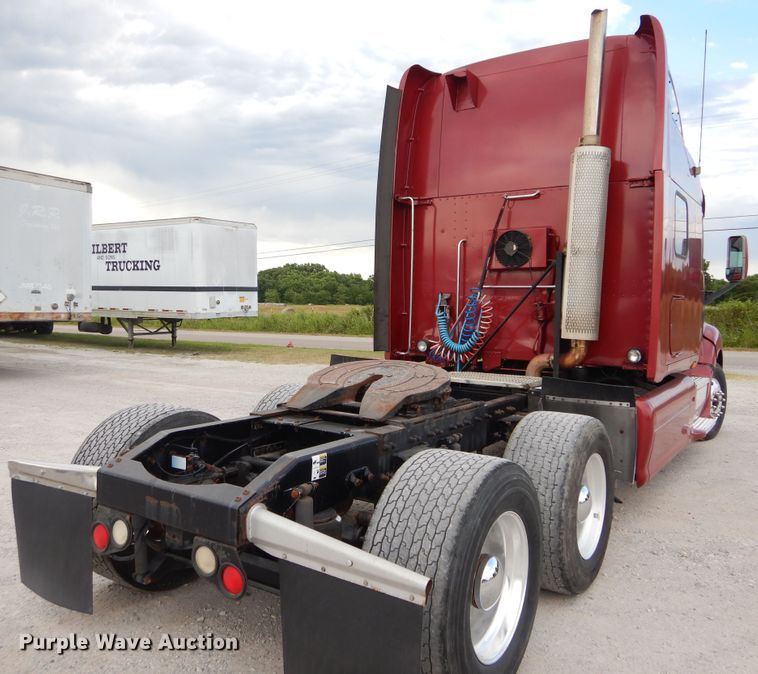 image for item HS9651 2006 Peterbilt 387  semi tractor