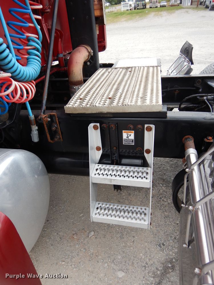 image for item HS9651 2006 Peterbilt 387  semi tractor