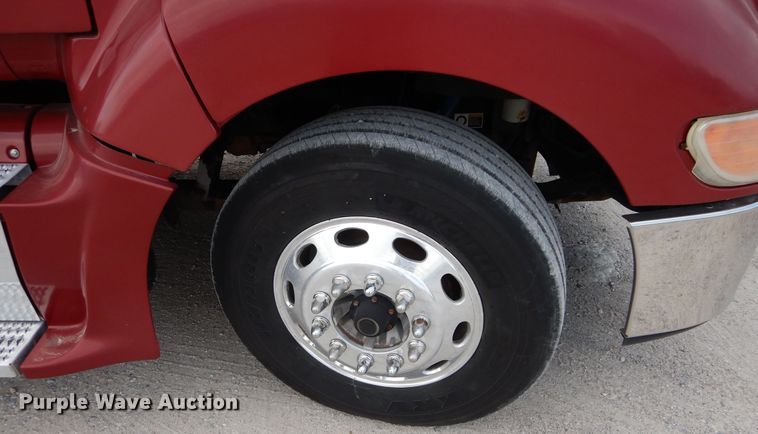 image for item HS9651 2006 Peterbilt 387  semi tractor