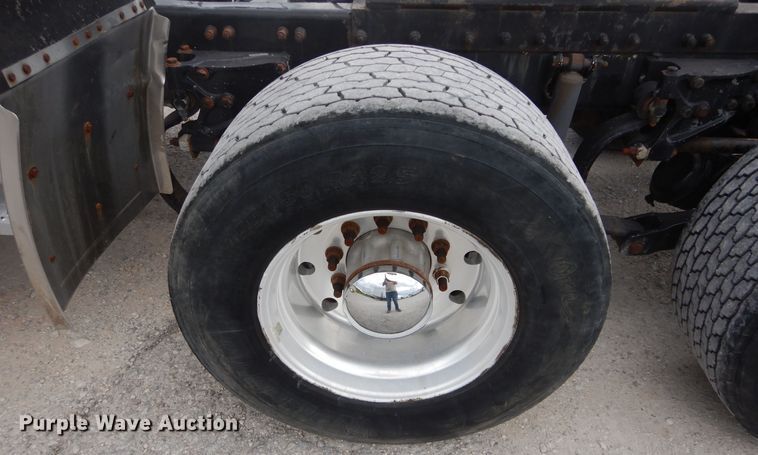 image for item HS9651 2006 Peterbilt 387  semi tractor