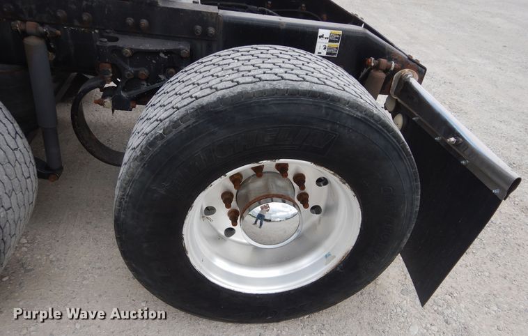 image for item HS9651 2006 Peterbilt 387  semi tractor