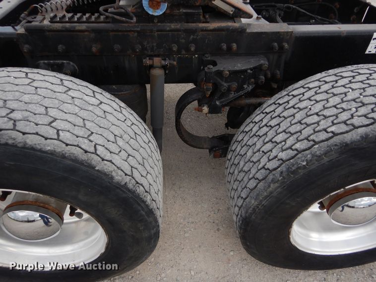 image for item HS9651 2006 Peterbilt 387  semi tractor