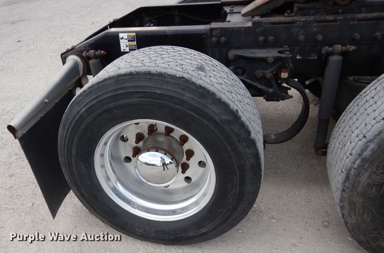 image for item HS9651 2006 Peterbilt 387  semi tractor