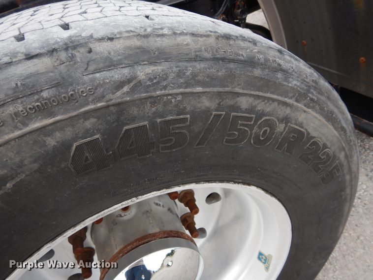 image for item HS9651 2006 Peterbilt 387  semi tractor