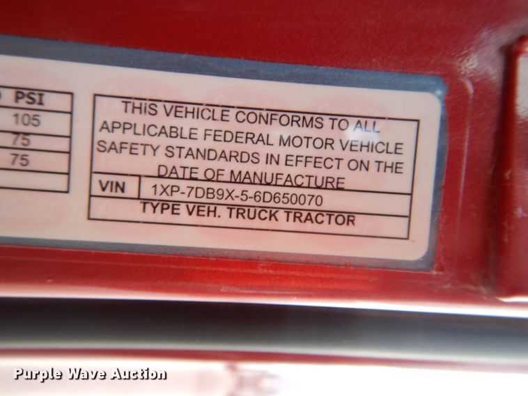 image for item HS9651 2006 Peterbilt 387  semi tractor