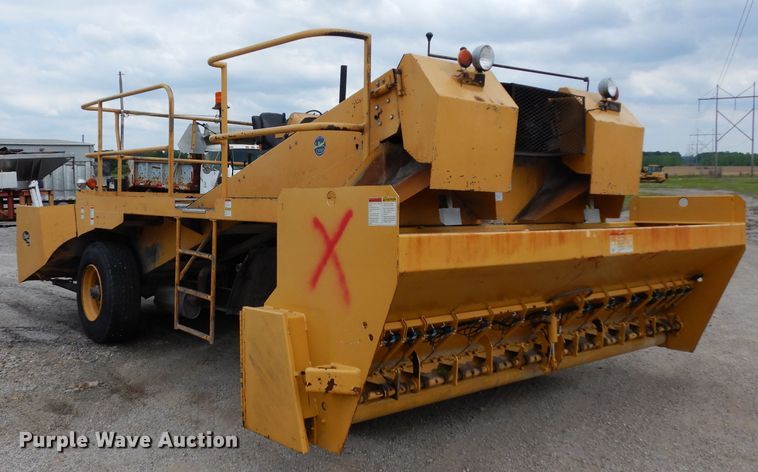 image for item DF4087 2001 Etnyre FWD  chip spreader