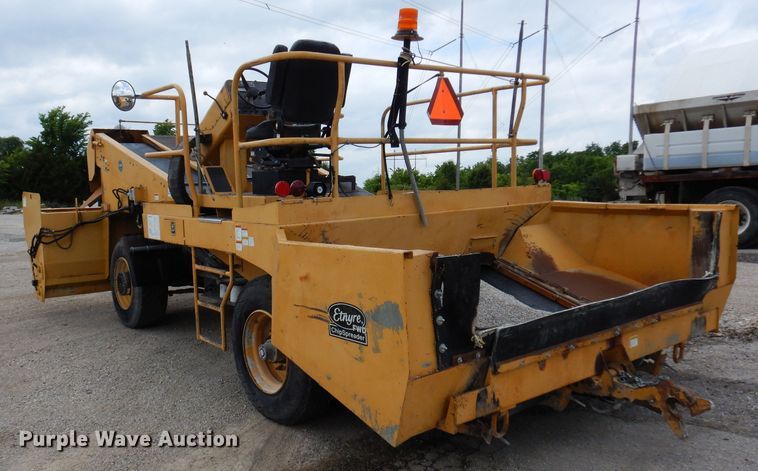 image for item DF4087 2001 Etnyre FWD  chip spreader