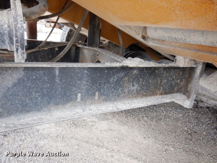 image for item DF4087 2001 Etnyre FWD  chip spreader