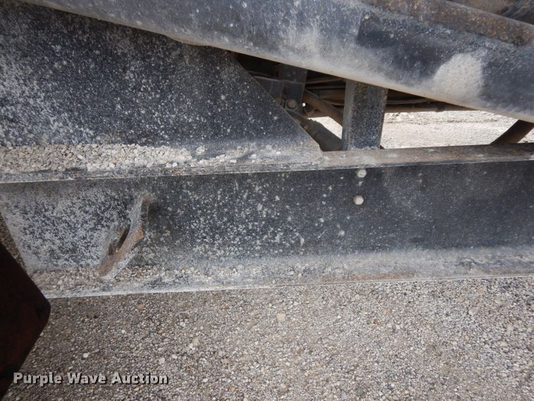 image for item DF4087 2001 Etnyre FWD  chip spreader