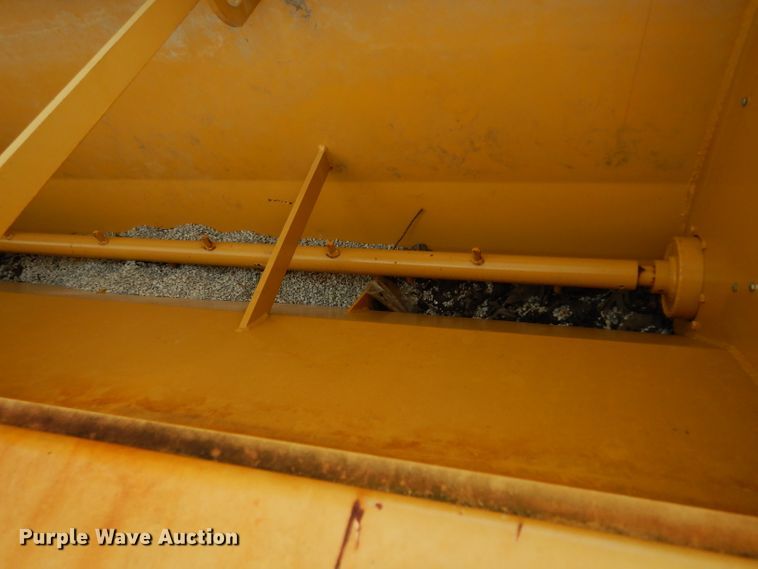 image for item DF4087 2001 Etnyre FWD  chip spreader