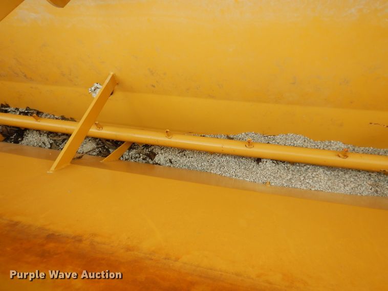 image for item DF4087 2001 Etnyre FWD  chip spreader