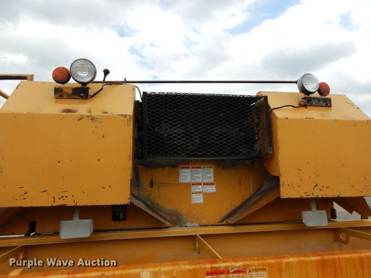 image for item DF4087 2001 Etnyre FWD  chip spreader