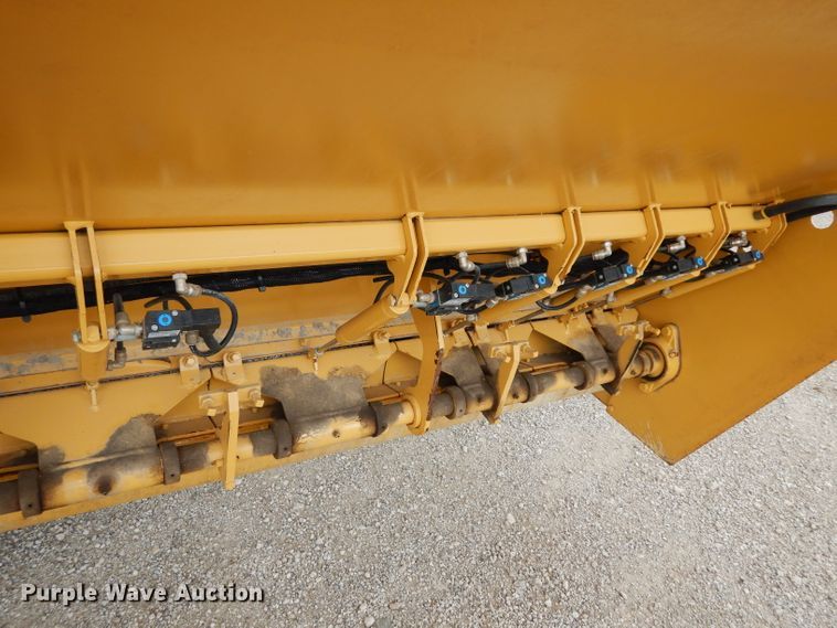 image for item DF4087 2001 Etnyre FWD  chip spreader