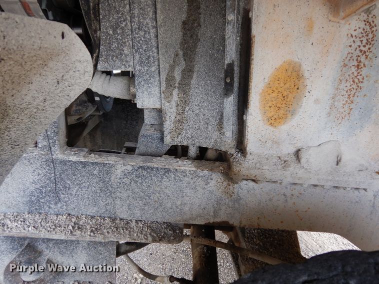 image for item DF4087 2001 Etnyre FWD  chip spreader