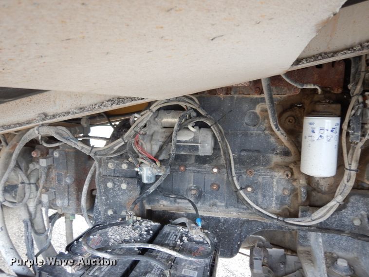 image for item DF4087 2001 Etnyre FWD  chip spreader