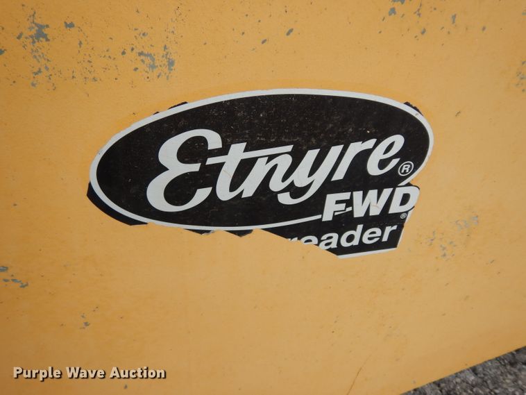 image for item DF4087 2001 Etnyre FWD  chip spreader