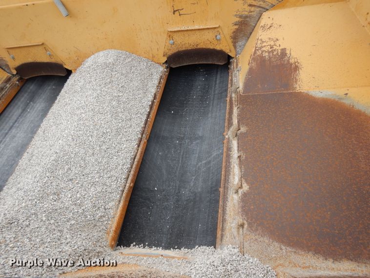 image for item DF4087 2001 Etnyre FWD  chip spreader